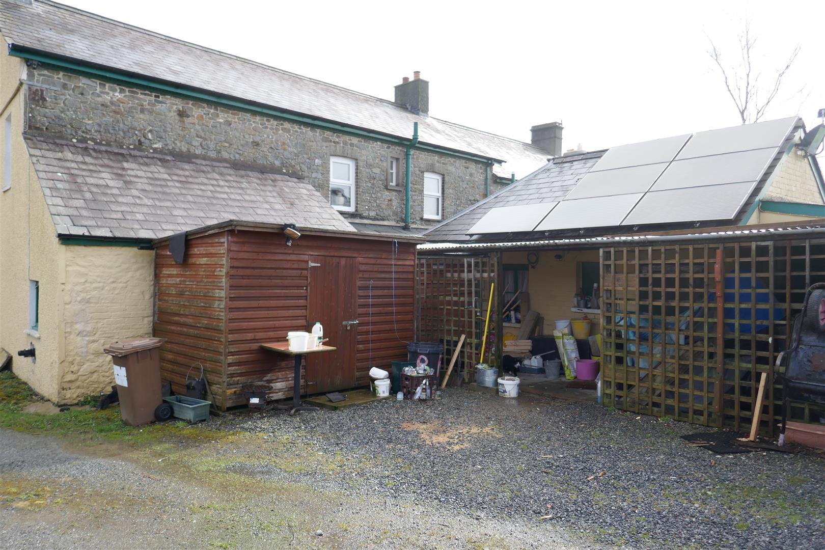 COVERED COURTYARD TO REAR